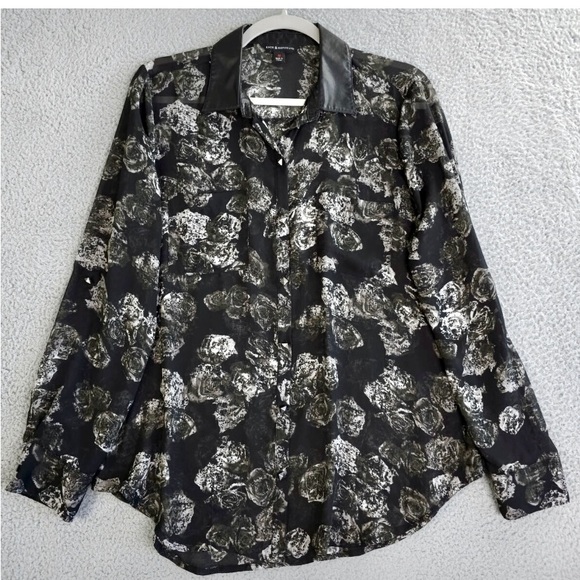 Rock & Republic Black, Gray & White Rose Long Sleeve Studded Button Up Size XS - Picture 5 of 8